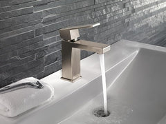 Delta Faucet Modern Single Hole Bathroom Faucet, Stainless 567LF-SS-PP